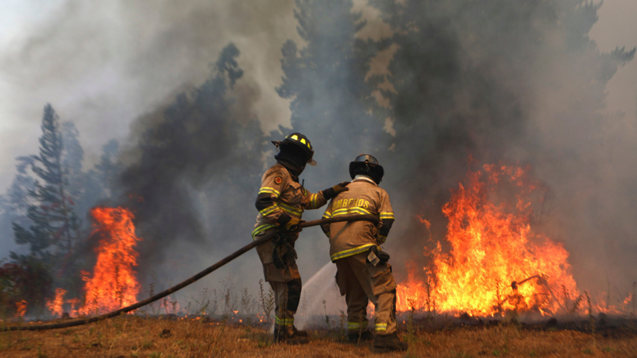 Balance Nacional de Incendios Forestales: 10 focos se mantienen en combate en el territorio chileno